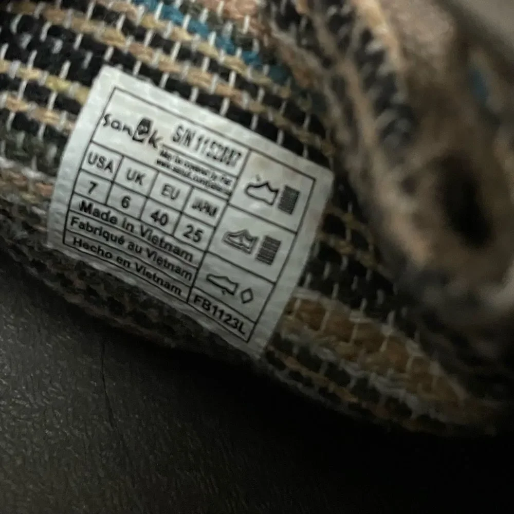SANUK Single Fin Shoes Elastic Laces Taupe Men’s 7
